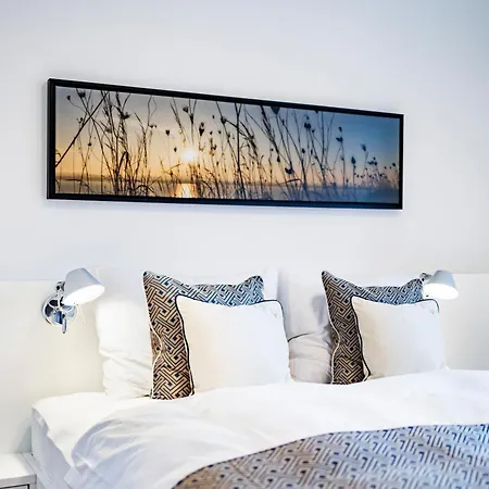Brauner Hirsch Bernstadt Отель *
